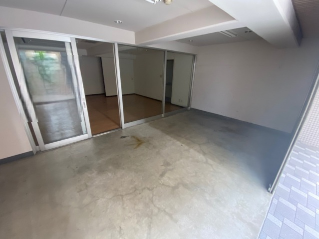 メゾンKのエントランス