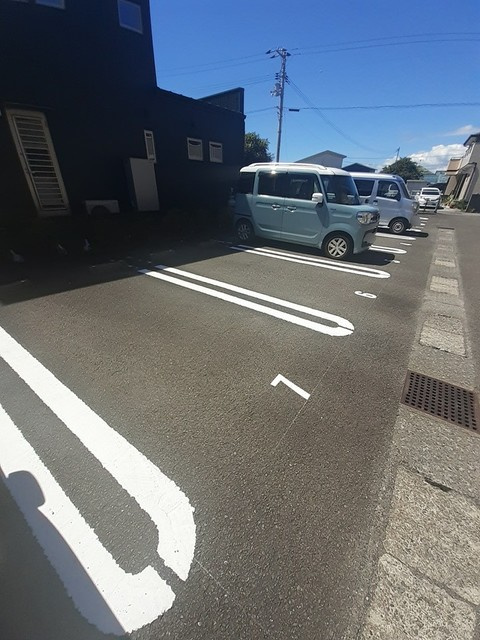 ノーブル西野の駐車場|駐車場