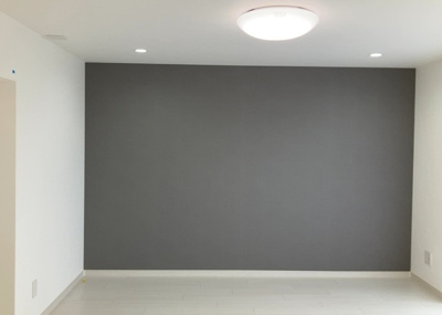 【居間・リビング】 | 鶴川２丁目住宅１１－１０号棟 | 直線タイプはLとDKを一直線に並べた形で対面キッチンのタイプです。一般的なのでよく見かけるかもしれません。直線タイプに似た直接アイランドタイプは、キッチンとダイニングの間に壁がない分広く感じられます。