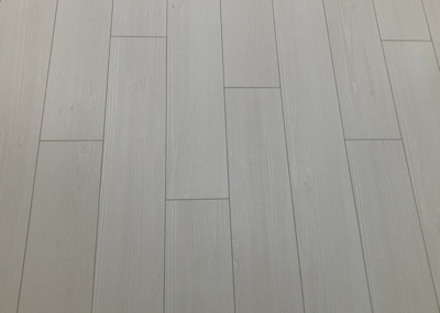 【トイレ】 | 鶴川２丁目住宅１１－１０号棟 | トイレは大きさや形、機能、抗菌性などが異なる多種多彩なタイプが各メーカーから出ています。それぞれに良さがあるため、事前にどういったタイプのトイレがいいのかをご家庭内で決めて、内見に行くといいでしょう。