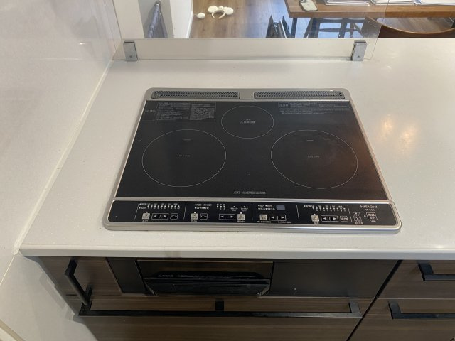 【キッチン】 | 東区戸島5丁目 | ※現地は居住中のため、荷物が残っています