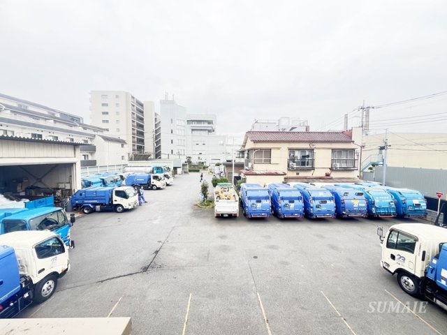 フナドハイツカマクラの駐車場|窓からの景色です☆