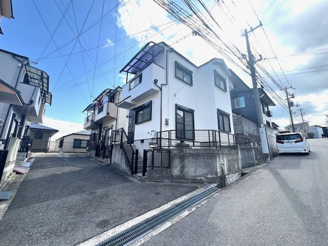 神戸市垂水区多聞台中古戸建の前面道路含む現地写真