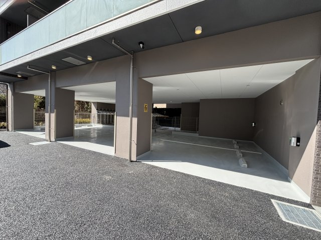 グランディアラフィーネの駐車場