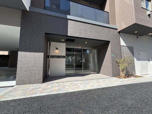グランディアラフィーネのエントランス