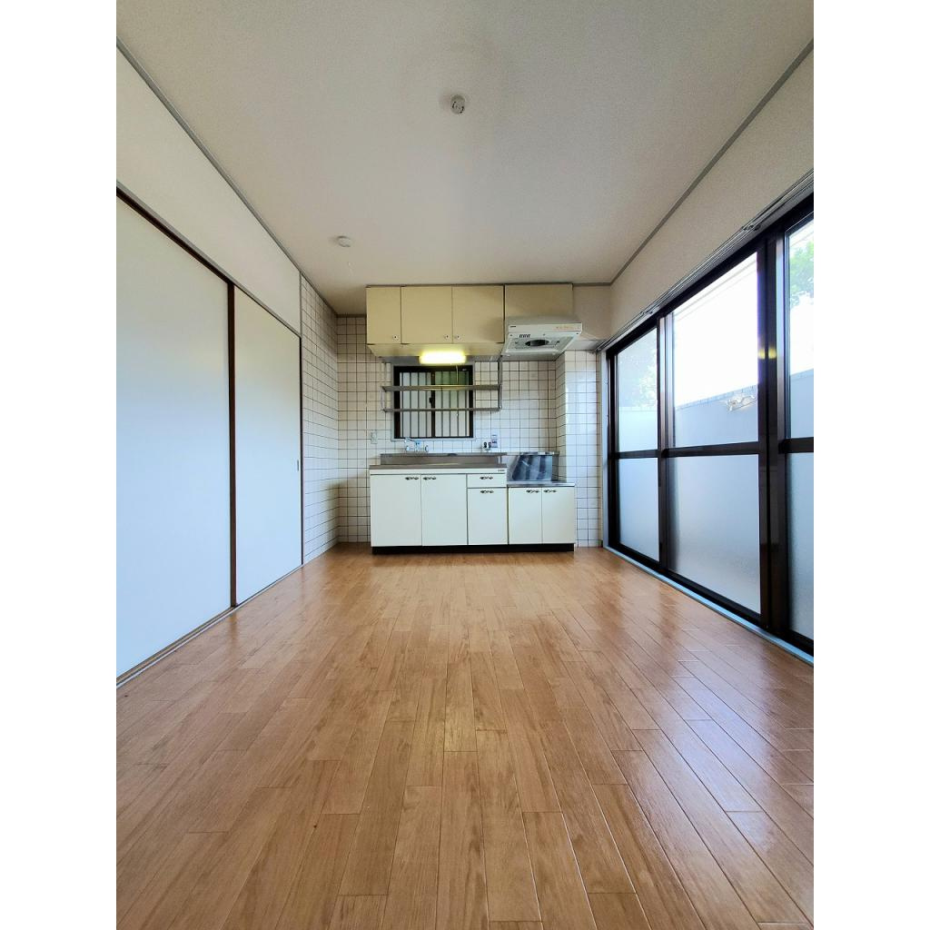 ミロクハイツ寝屋川の居間・リビング