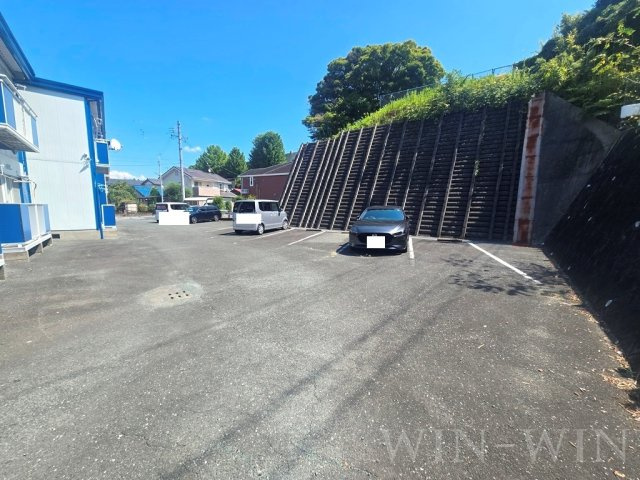 サンシティ向山 Bの駐車場|
