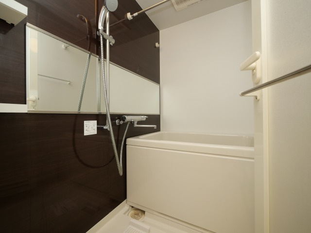 レジディア新大阪の浴室