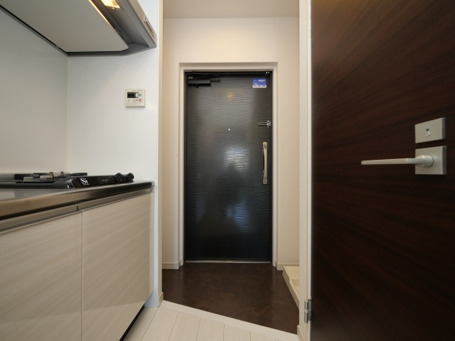 レジディア新大阪の玄関