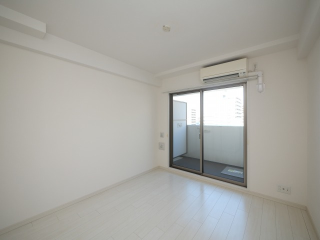 レジディア新大阪の居間・リビング