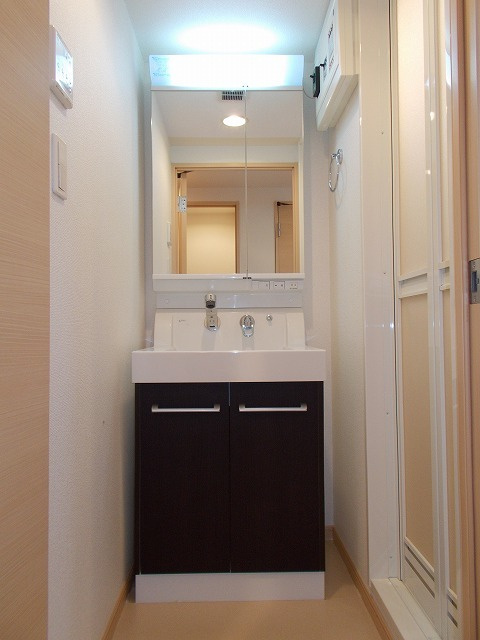 アンドルートの洗面所|独立洗面台です。