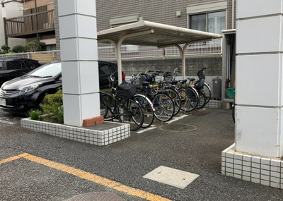 【駐輪場】 | 三協鶴間ガーデンハウス | マンションの駐輪場は、事前に空きがあるか確認を取ると安心です。せっかく入居したのに駐輪スペースがない！なんてことになったら大変ですよね。そこで、内見時や購入前にはまず事前に確認しておくと良いでしょう。