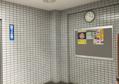 【ロビー】 | 三協鶴間ガーデンハウス | ラウンジは、マンションの共用スペースに椅子やテーブルなどを配置した利用者が寛げる空間です。屋内型ラウンジと屋外型ラウンジがあります。共用部分の管理状況と合わせて、詳細については現地でご確認ください。