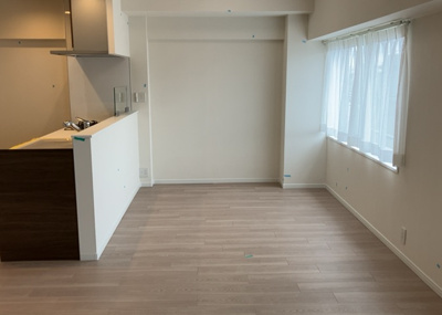 【ダイニング】 | 三協鶴間ガーデンハウス | ダイニングは、食事や家族の団らんスペースとしてだけではなく、ほかの用途としても使用することができます。ダイニングテーブルを置き、食事のためのスペースを作ることでリビングとの差別化を図ることができます。