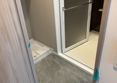 【脱衣所】 | 三協鶴間ガーデンハウス | 洗面脱衣所は「体を綺麗に整える場所」という目的と役割を持っています。そして便利で使い勝手のいい「体を綺麗に整える場所」にするためには、配置や動線、照明や収納計画をしっかりと検討しておく必要があります。