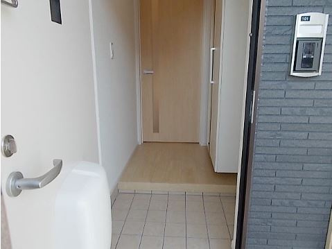 フリーデMFⅠの玄関