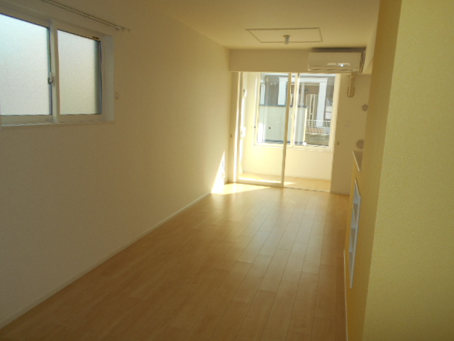 花巻市松園町１丁目のアパートの居間・リビング