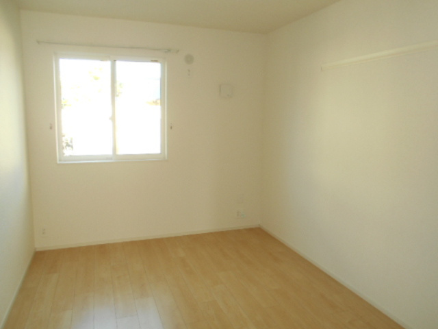 花巻市松園町１丁目のアパートの居間・リビング