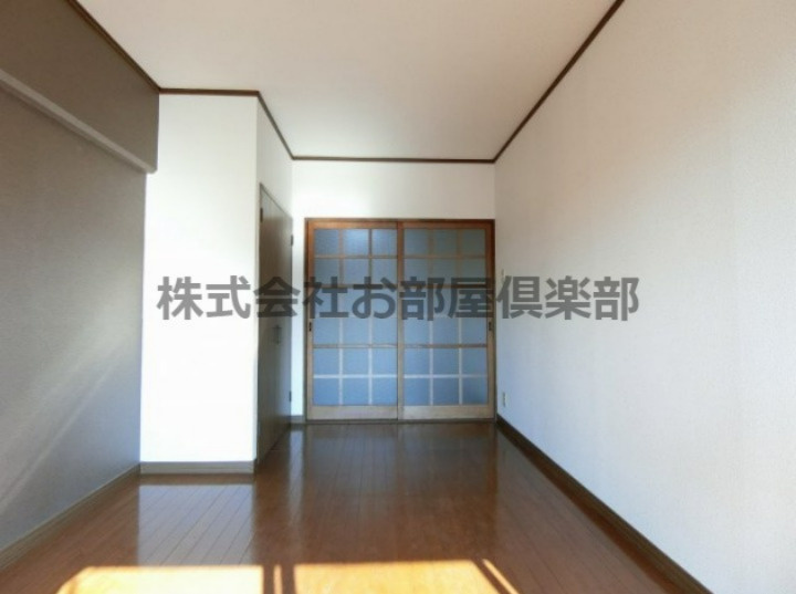 グランドヒル野中の洋室|個人の部屋や寝室として使える洋室です