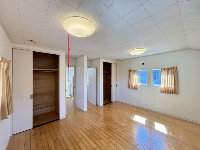 中古戸建　伴南5丁目の洋室|洋室　12帖　ライフスタイルにあわせて2部屋にすることも可能です