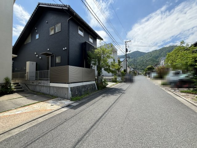 中古戸建　伴南5丁目の前面道路含む現地写真