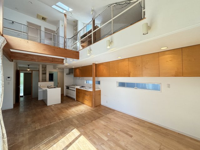 中古戸建　伴南5丁目の居間・リビング|LDK　23.75帖