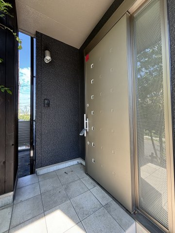 中古戸建　伴南5丁目の玄関