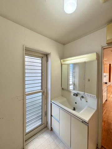 中古戸建　伴南5丁目の独立洗面台