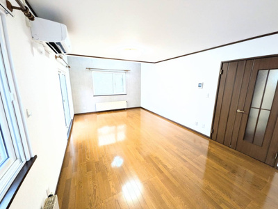 【居間・リビング】 | 新発寒７条１１丁目　戸建