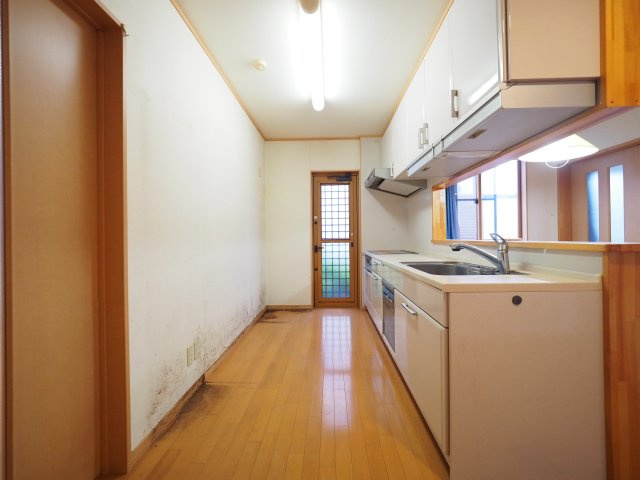 【キッチン】 | 【中古戸建住宅】大仙市大曲日の出町1丁目 敷地面積 約100坪 余裕のある敷地に4SLDK戸建て住宅