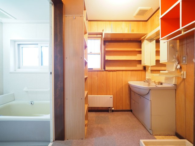 【浴室】 | 【中古戸建住宅】大仙市大曲日の出町1丁目 敷地面積 約100坪 余裕のある敷地に4SLDK戸建て住宅