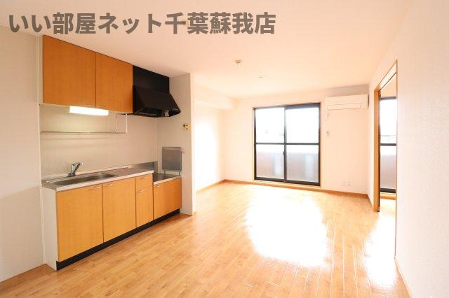 ロビンストリームの居間・リビング|ゆったりとしたリビングです