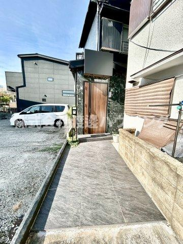 八尾市久宝寺２丁目のテラスのエントランス