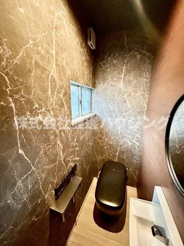 八尾市久宝寺２丁目のテラスのトイレ|タンクレストイレ