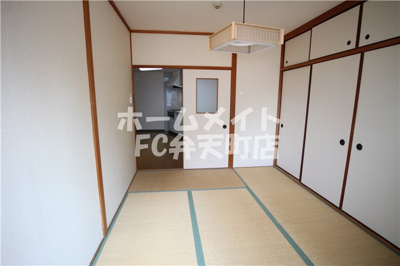 【内装】 | ハイネス磯路 | 明るい室内です