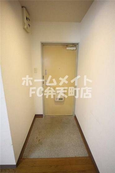 【玄関】 | ハイネス磯路 | 玄関です
