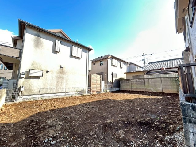 三鷹市中原2丁目　新築戸建の外観|2025.10.17撮影

現地ご見学希望・資料請求などお気軽にお問い合わせ下さい！
03-5990-5201