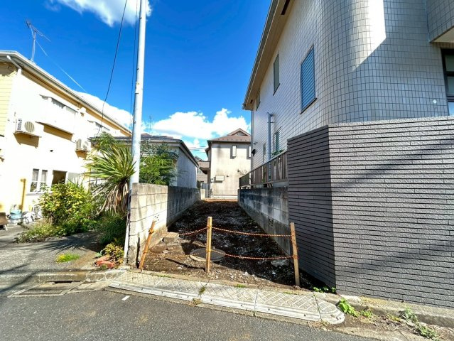 三鷹市中原2丁目　新築戸建の外観|2025.10.17撮影

現地ご見学希望・資料請求などお気軽にお問い合わせ下さい！
03-5990-5201