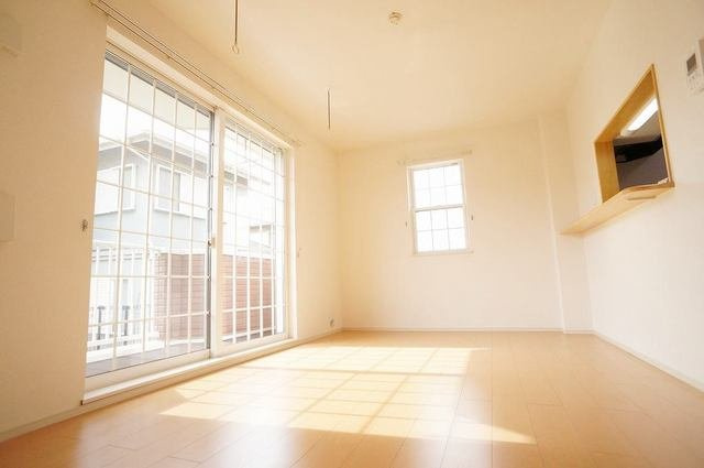 さくらヒルズ霞台参番館の居間・リビング