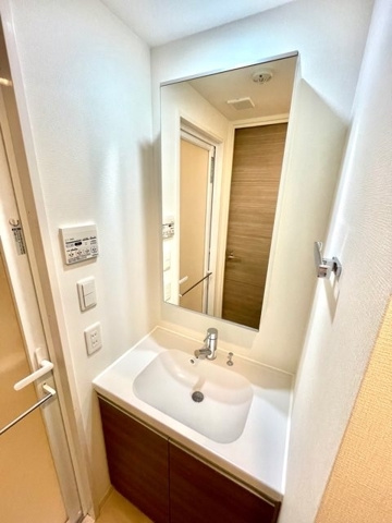 新品家具付きマンション三軒茶屋7(KaGood東京)の洗面所