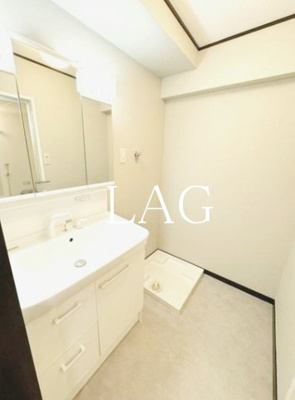 【洗面所】 | サンライフ本町 | 洗面台です。