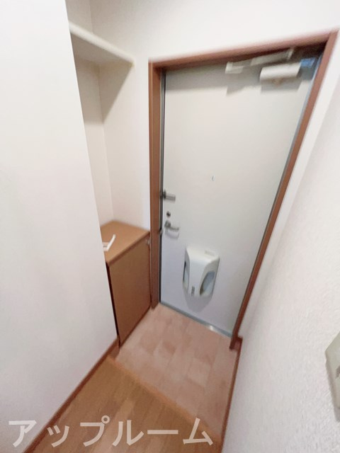 ハイツひまわりの玄関