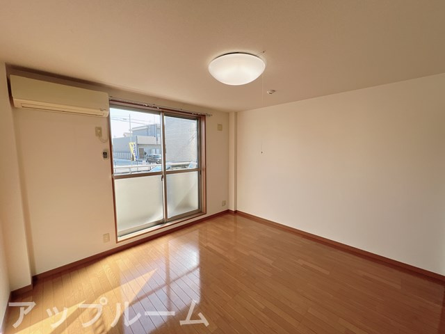 ハイツひまわりの居間・リビング