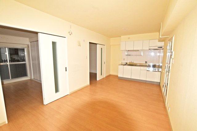 チサンマンション新大阪10番館の居間・リビング|即日のご内覧が可能になっています。内覧をご希望の方はお気軽にお問い合わせください。