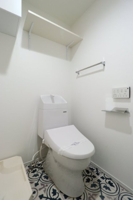 武蔵野市吉祥寺本町３丁目の賃貸マンションのトイレ|別部屋・参考写真