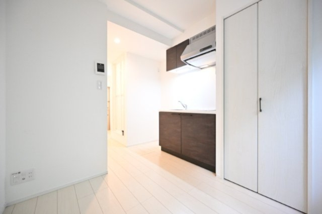 武蔵野市吉祥寺本町３丁目の賃貸マンションの居間・リビング|同仕様