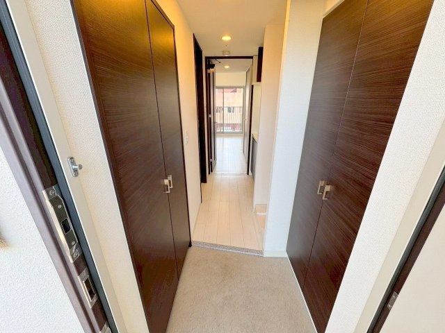 エステムコート新大阪Ⅺリンクスの玄関