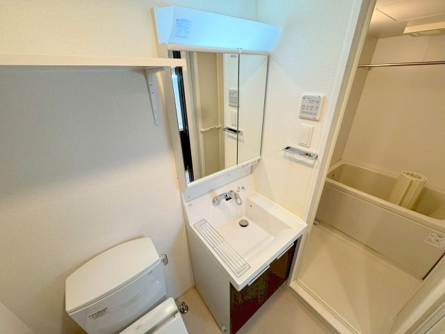 エステムコート新大阪Ⅺリンクスの独立洗面台