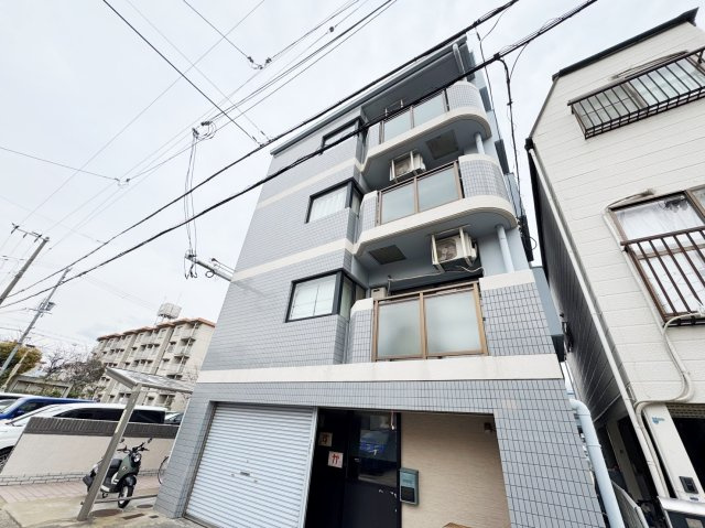 フリックコート深江のエントランス