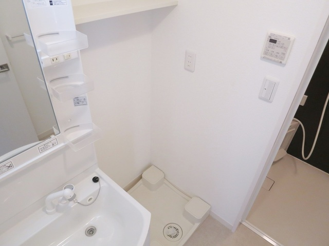 オリーブコートのその他|脱衣スペースに洗濯置き場ございます。